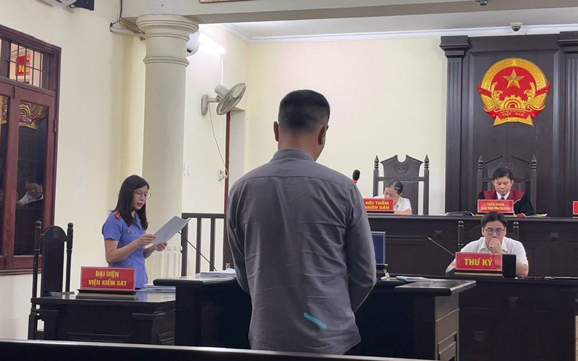 Không giao con cho vợ cũ nuôi theo phán quyết của toà, người đàn ông nhận "trái đắng"
