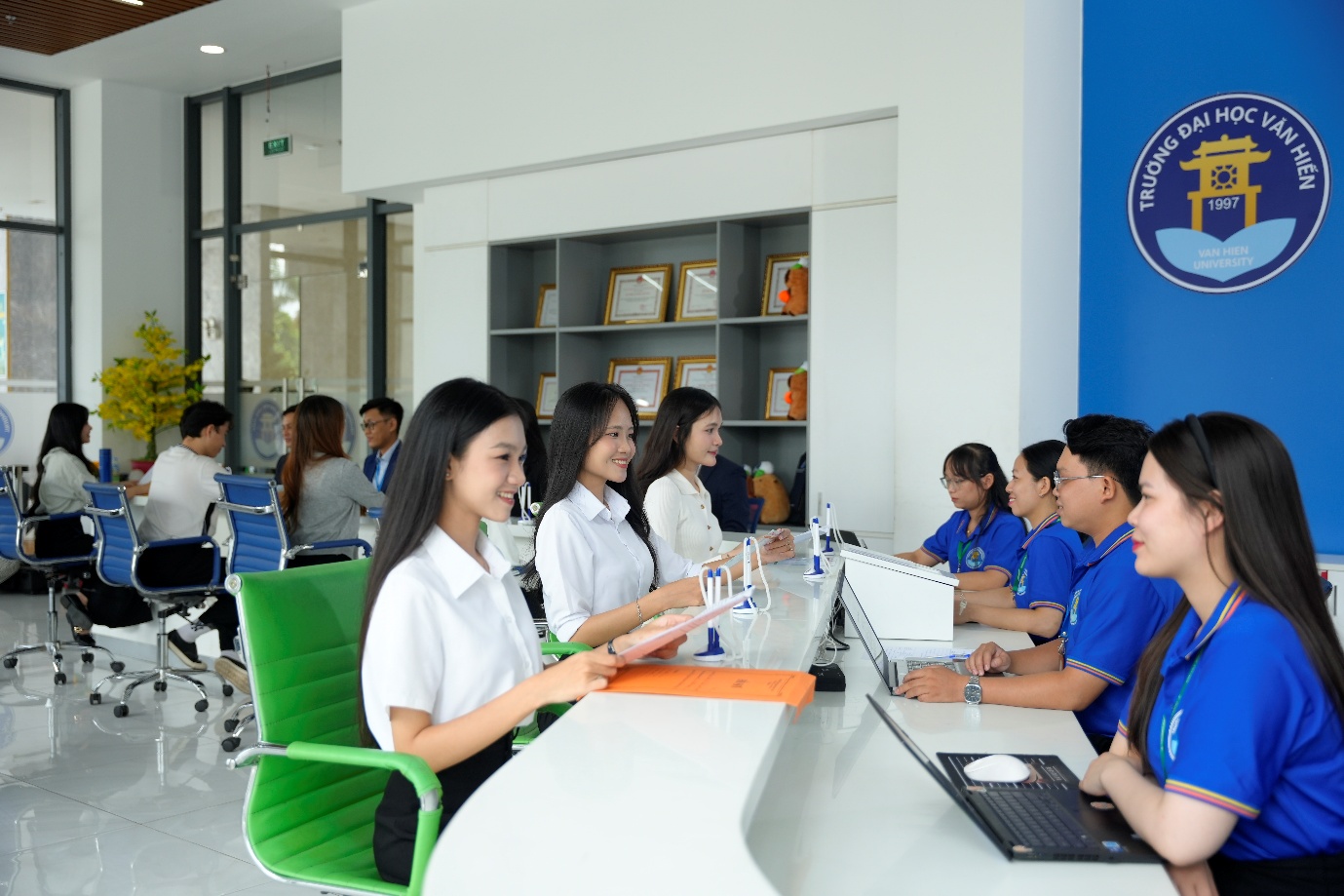 Trường Đại học Văn Hiến hỗ trợ 50% học ph&iacute; học kỳ 1 cho t&acirc;n sinh vi&ecirc;n tr&uacute;ng tuyển- Ảnh 1.