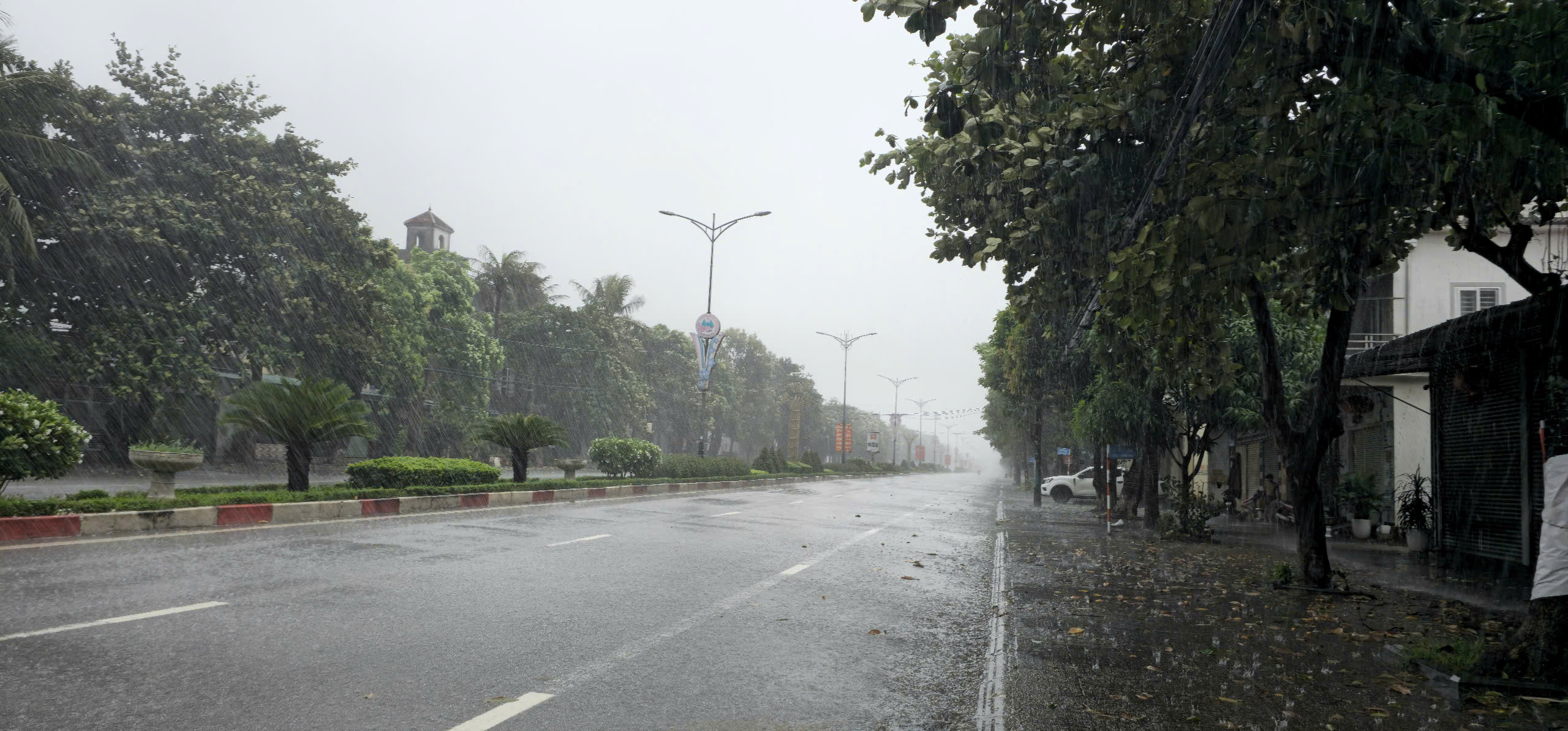 B&atilde;o số 5 ( Kajiki ) g&acirc;y mưa lớn , gi&oacute; mạnh tại H&agrave; Tĩnh - Ảnh 4.