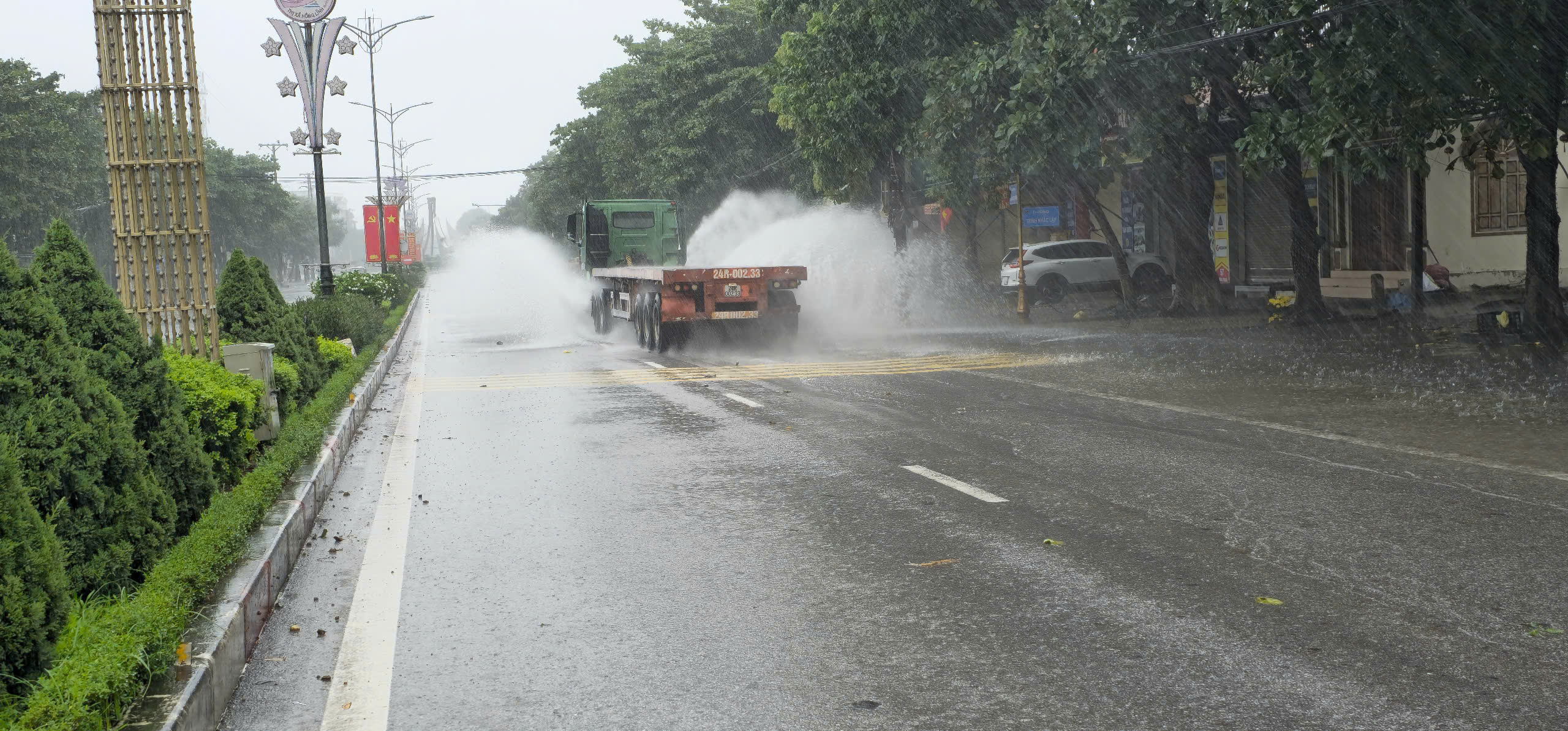 B&atilde;o số 5 ( Kajiki ) g&acirc;y mưa lớn , gi&oacute; mạnh tại H&agrave; Tĩnh - Ảnh 2.