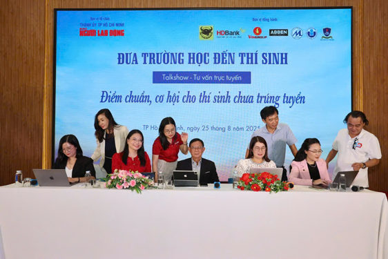 Điểm chuẩn g&acirc;y bất ngờ chứ kh&ocirc;ng bất thường- Ảnh 1.