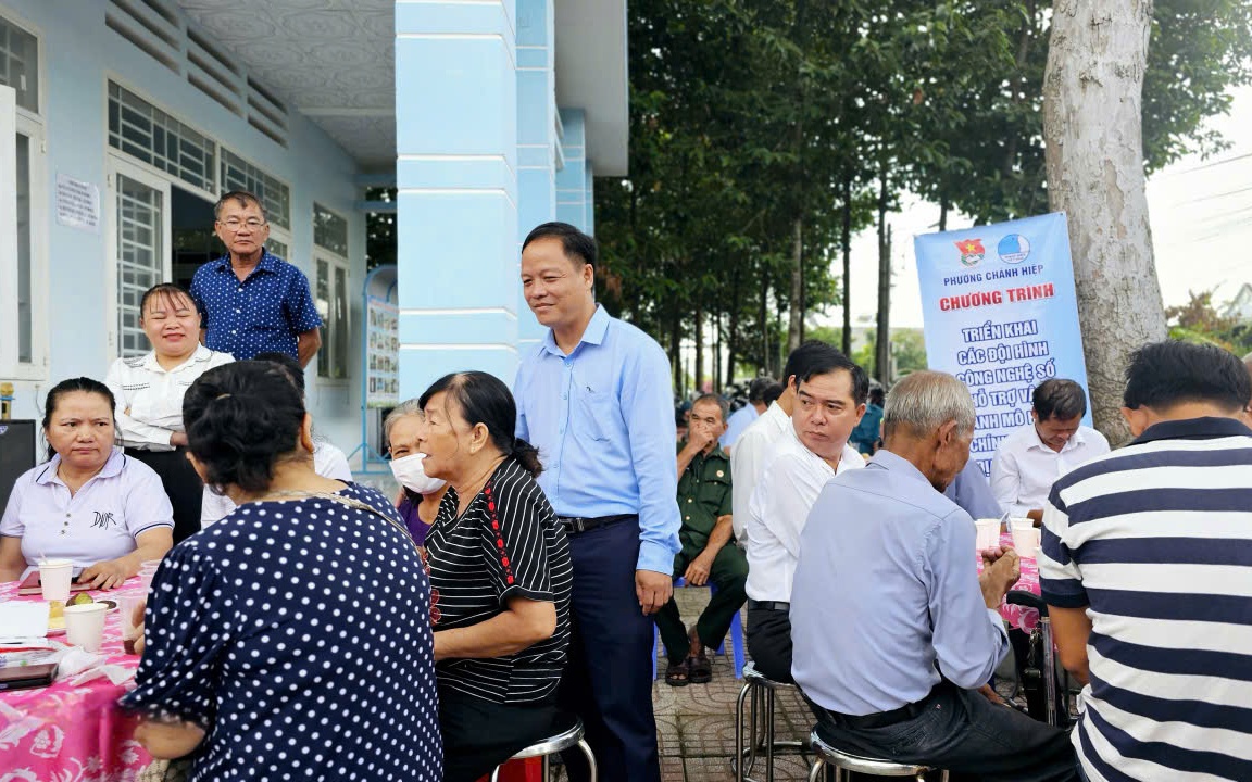 Bên ly cà phê sáng, chuyện dân sinh được lắng nghe