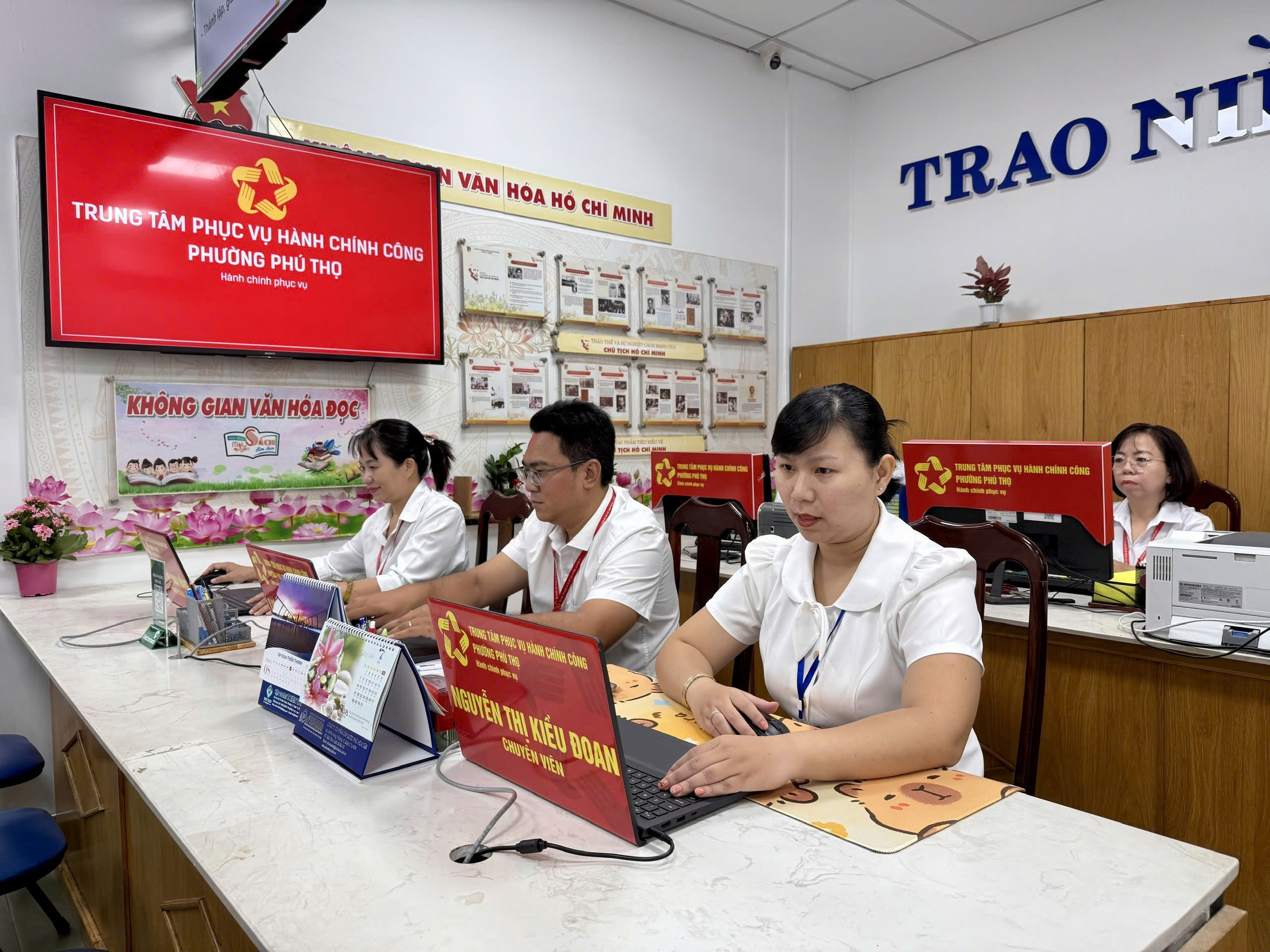 TP HCM báo cáo Bộ Nội vụ về khó khăn trong bố trí, sử dụng cán bộ, công chức - Ảnh 1.