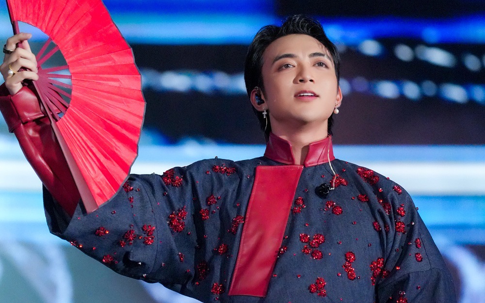 SOOBIN gặp biến và từ khi nào "nghệ sĩ đánh mất cá tính" đến thế? - Ảnh 4.