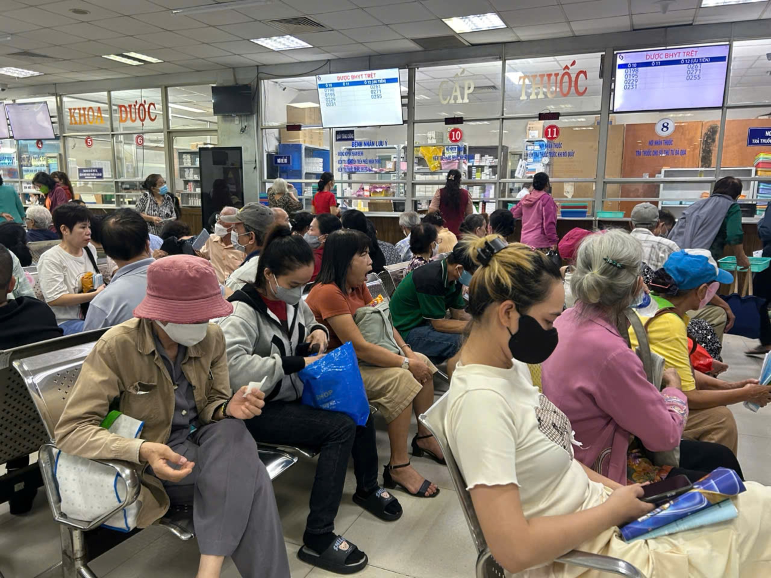 C&aacute;c trường hợp được t&iacute;nh tham gia BHYT 5 năm li&ecirc;n tục, được chi trả 100% - Ảnh 1.