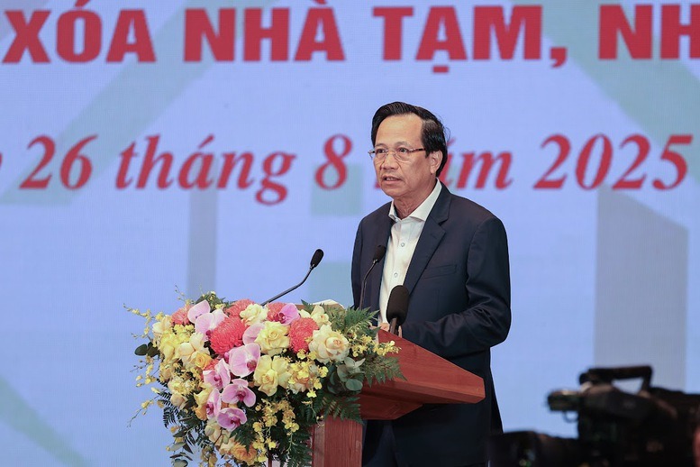 Thủ tướng Phạm Minh Ch&iacute;nh chủ tr&igrave; Hội nghị x&oacute;a nh&agrave; tạm , nh&agrave; dột n&aacute;t to&agrave;n quốc - Ảnh 2.