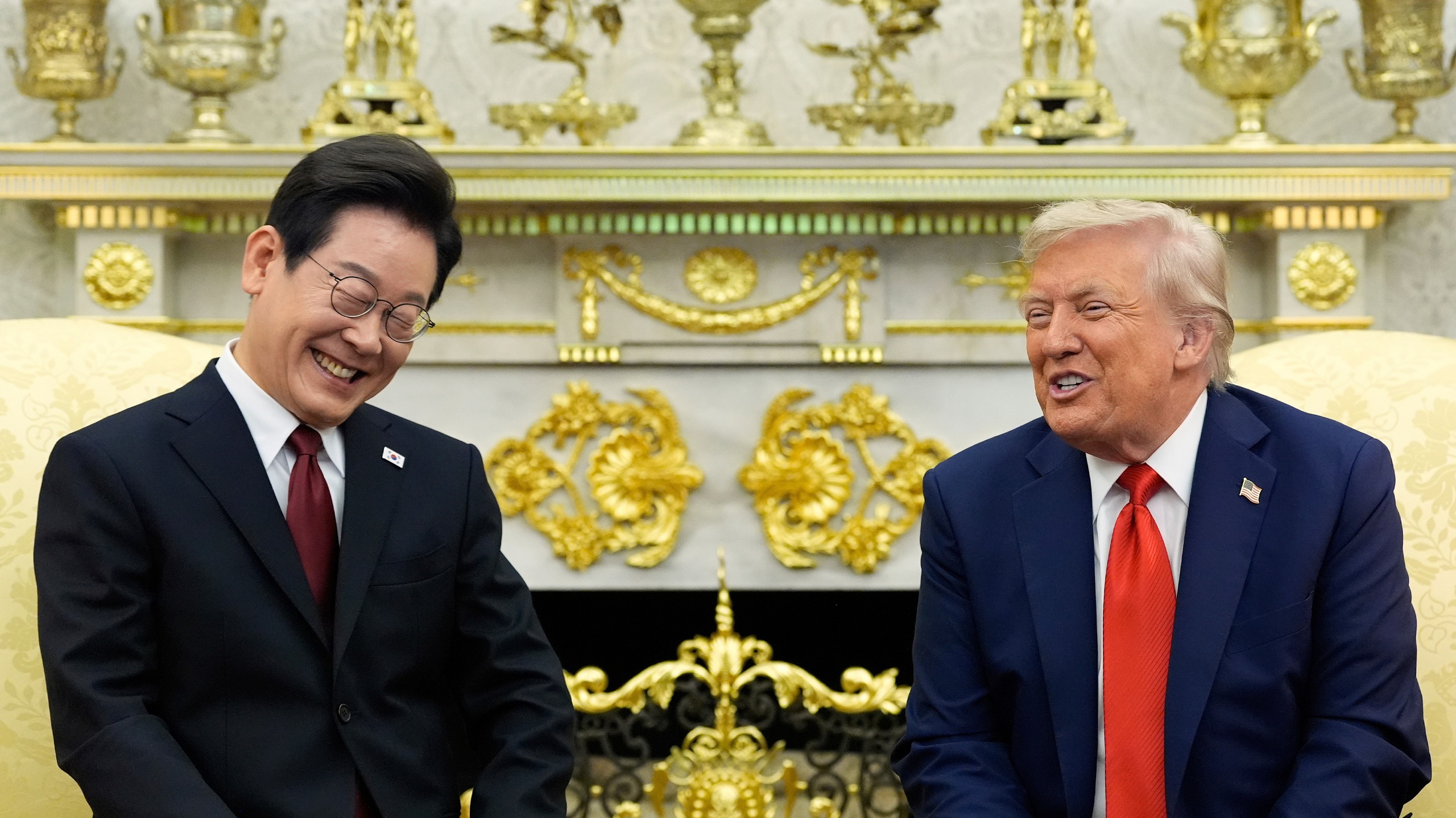 Tổng thống Donald Trump n&oacute;i muốn gặp &ocirc;ng Kim Jong-un khi tiếp tổng thống H&agrave;n Quốc- Ảnh 1.