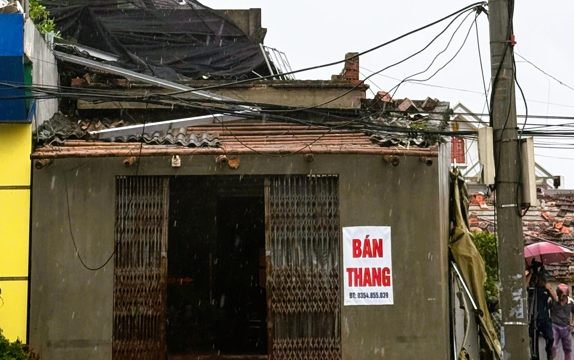 VIDEO: Cảnh nhà cửa tan hoang sau giông lốc kinh hoàng ở Ninh Bình- Ảnh 11.