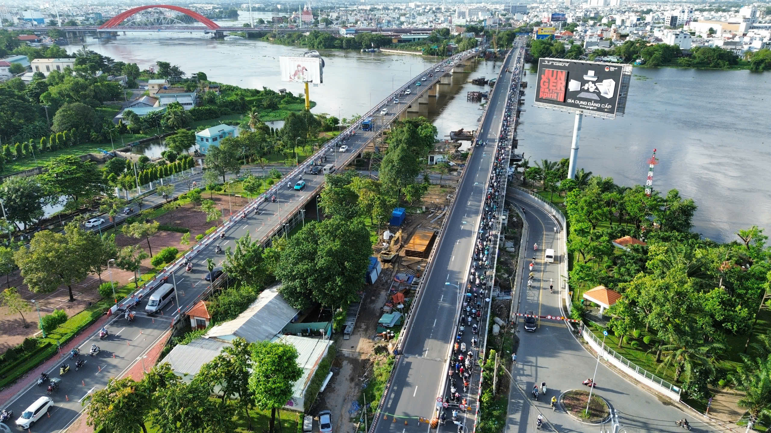TP HCM: Cầu Bình Triệu 1 cấm ô tô để nâng độ tĩnh không- Ảnh 4.