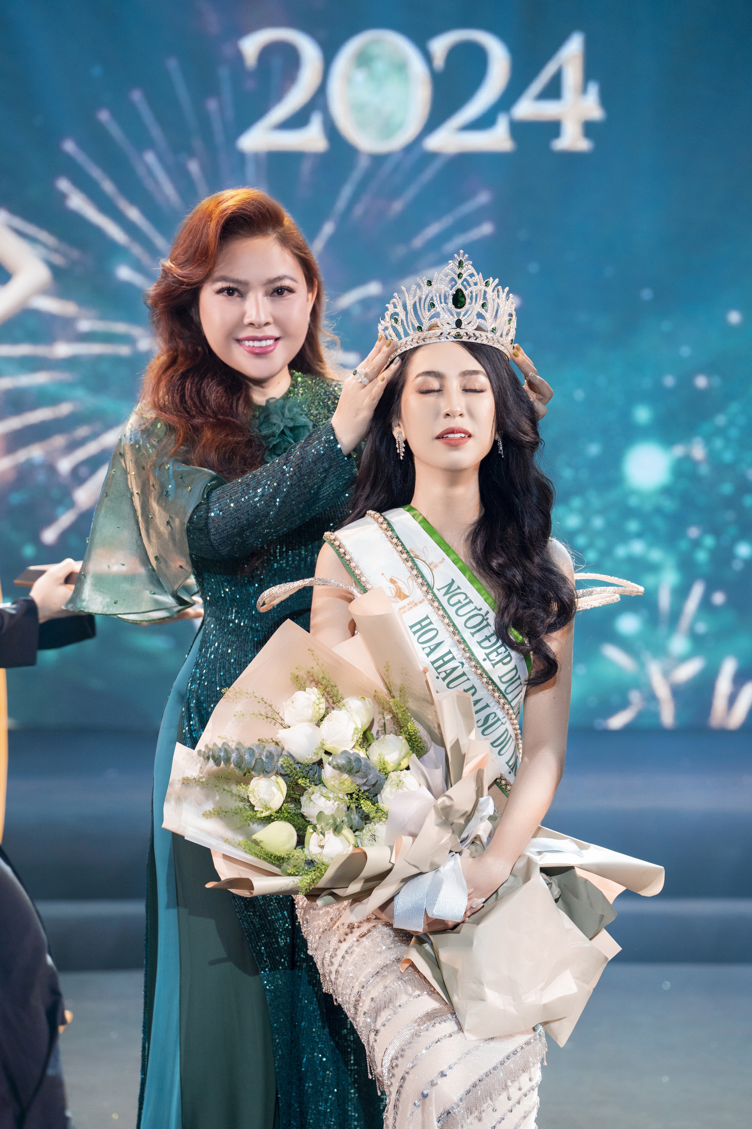 Đinh Thị Hoa l&agrave;m Đại sứ truyền th&ocirc;ng Lễ hội "Tinh hoa đại ng&agrave;n - biển xanh hội tụ 2025"- Ảnh 2.