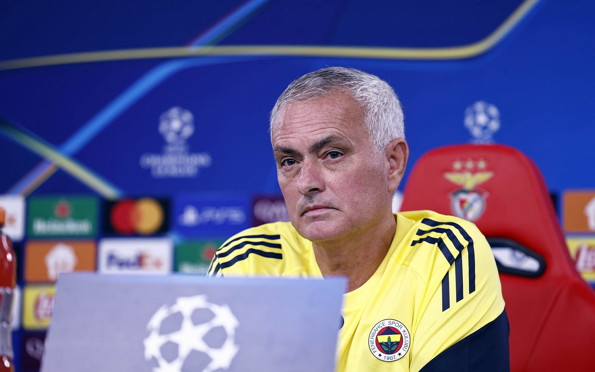 Mourinho bị Fenerbahce sa thải, rộ tin đồn trở lại Man United - Ảnh 3.