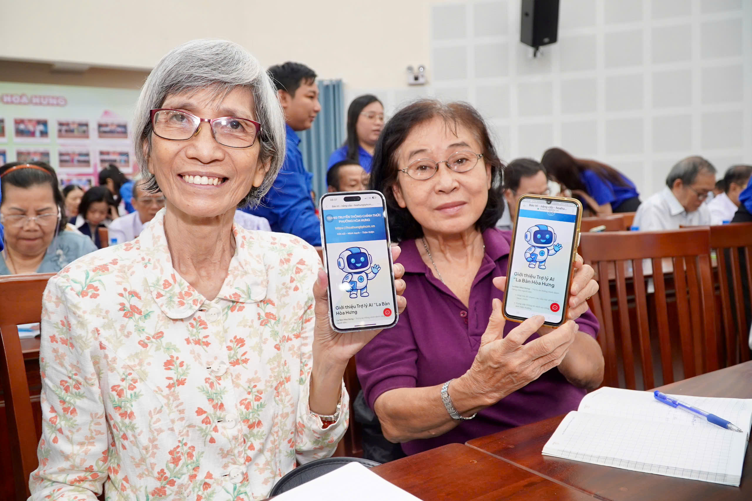 Phường H&ograve;a Hưng "bắt tay" với Trung t&acirc;m Chuyển đổi số TP HCM trong phục vụ người d&acirc;n- Ảnh 4.