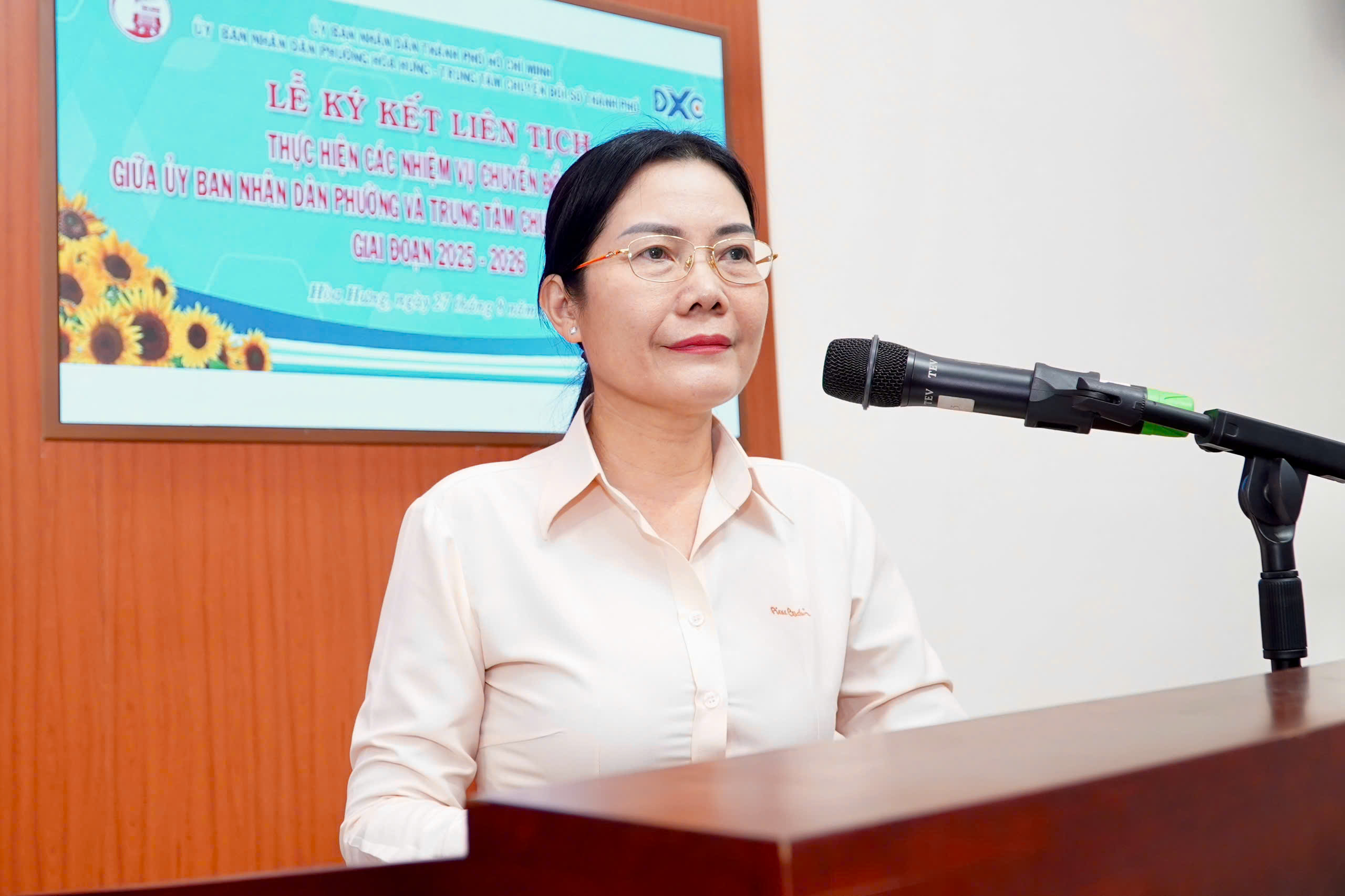 Phường H&ograve;a Hưng "bắt tay" với Trung t&acirc;m Chuyển đổi số TP HCM trong phục vụ người d&acirc;n- Ảnh 5.