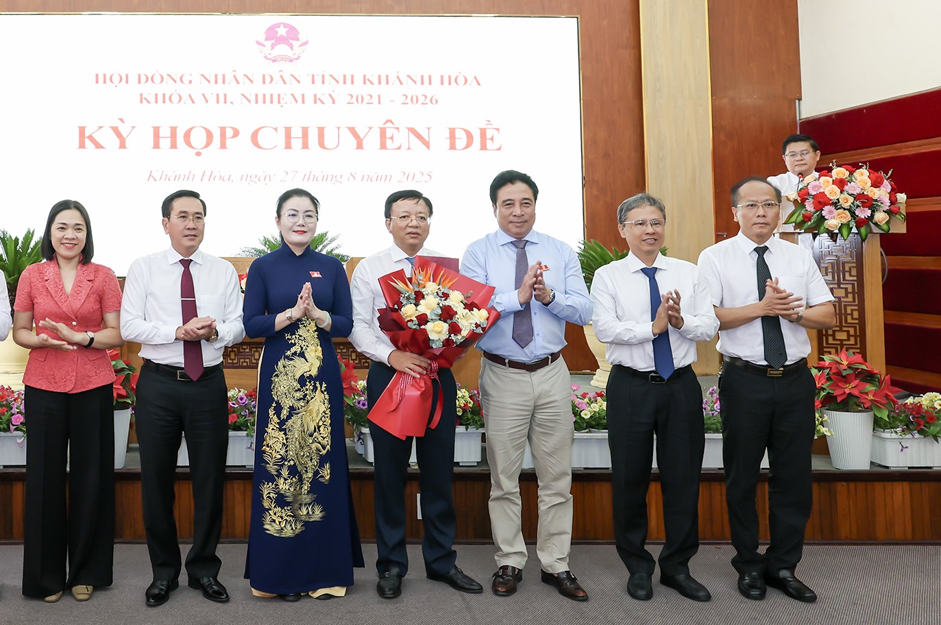 Kh&aacute;nh H&ograve;a bầu th&ecirc;m một Ph&oacute; Chủ tịch UBND tỉnh- Ảnh 1.