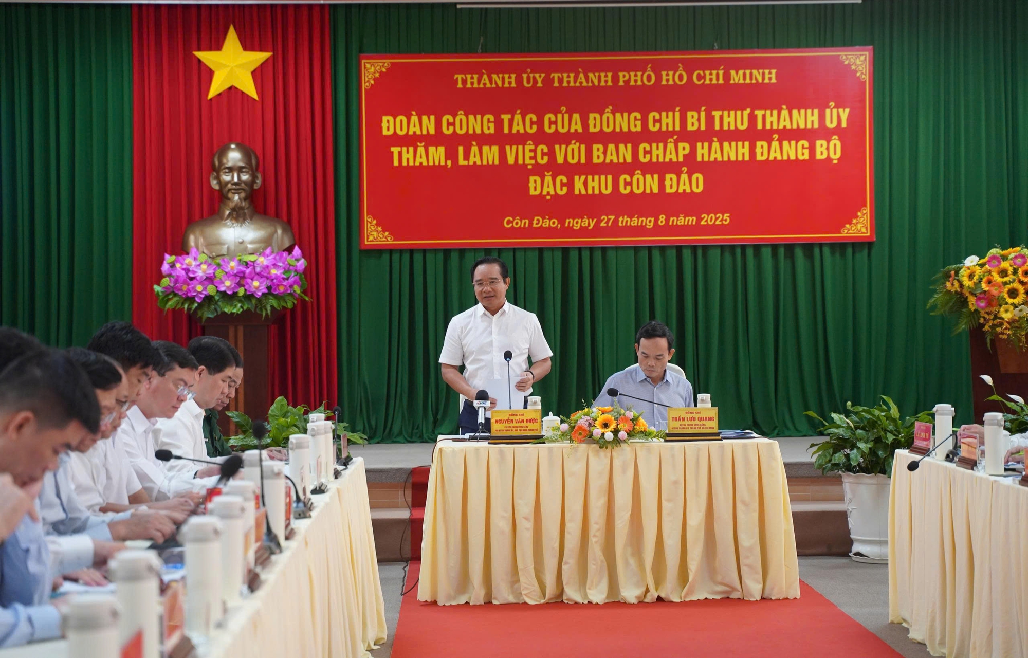 Bí thư thành ủy TP HCM Trần Lưu Quang thảo luận phát triển Đặc khu Côn Đảo - Ảnh 3.