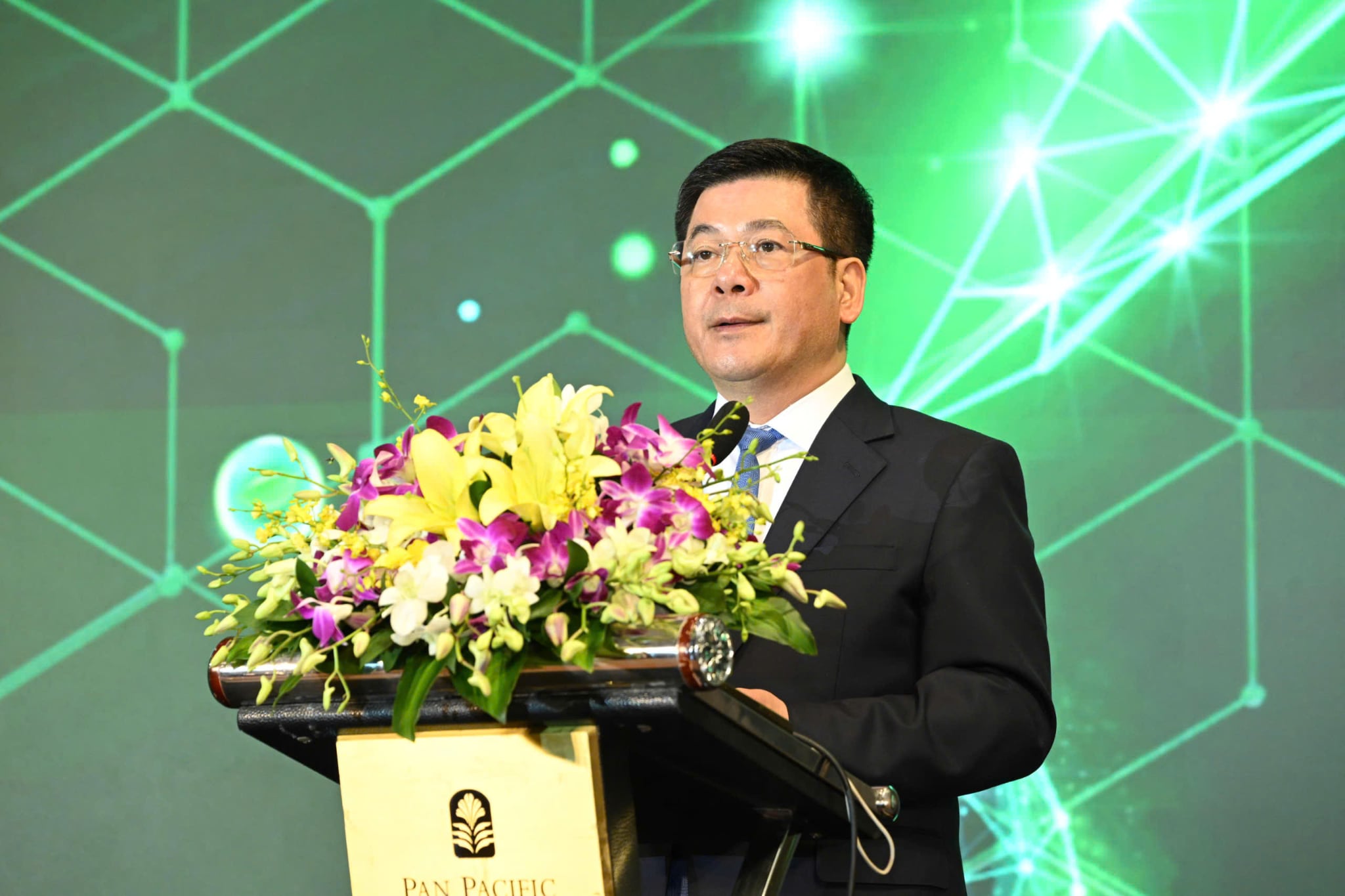 Bộ trưởng Bộ C&ocirc;ng Thương n&oacute;i g&igrave; về sử dụng xăng E10 thay thế ho&agrave;n to&agrave;n RON 95 từ 1-1-2026? - Ảnh 1.