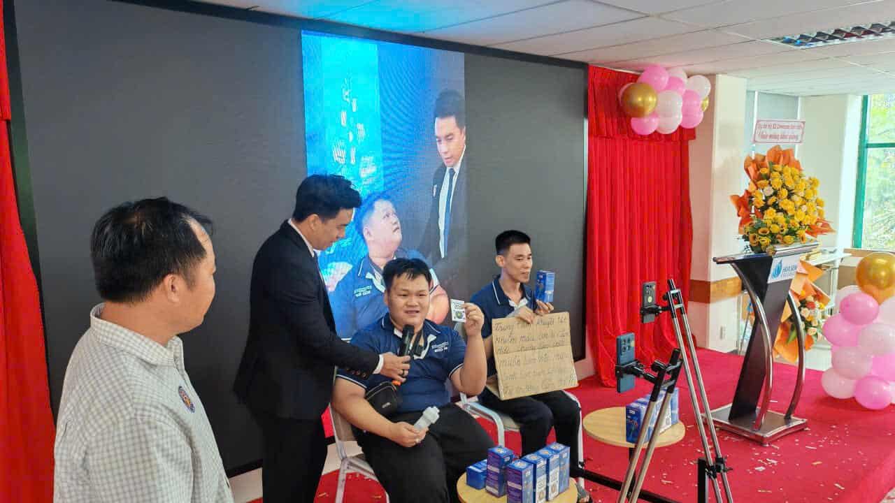C&acirc;́p giấy chứng nh&acirc;̣n lớp livestream thực chi&ecirc;́n cho 60 người khuy&ecirc;́t t&acirc;̣t - Ảnh 4.