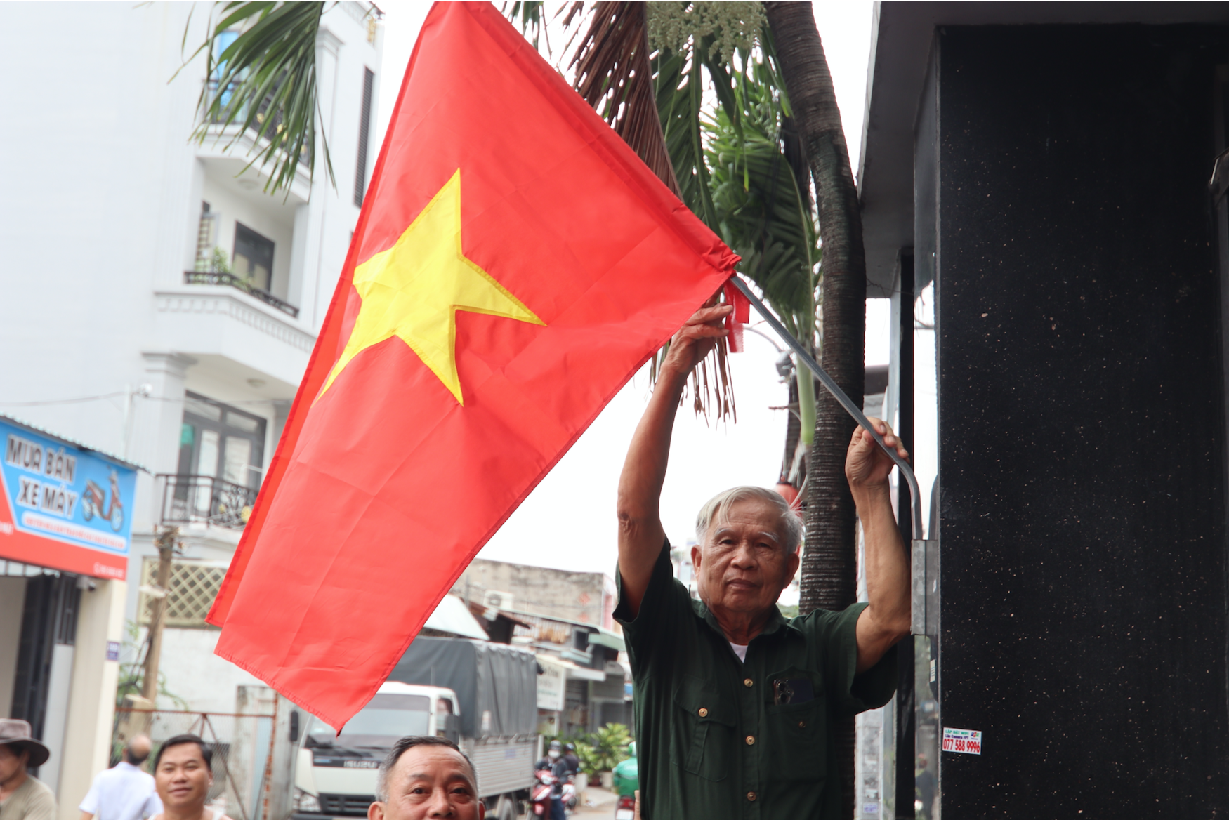 Rực rỡ “Đường cờ Tổ quốc” tại phường An Hội Đông- Ảnh 12.