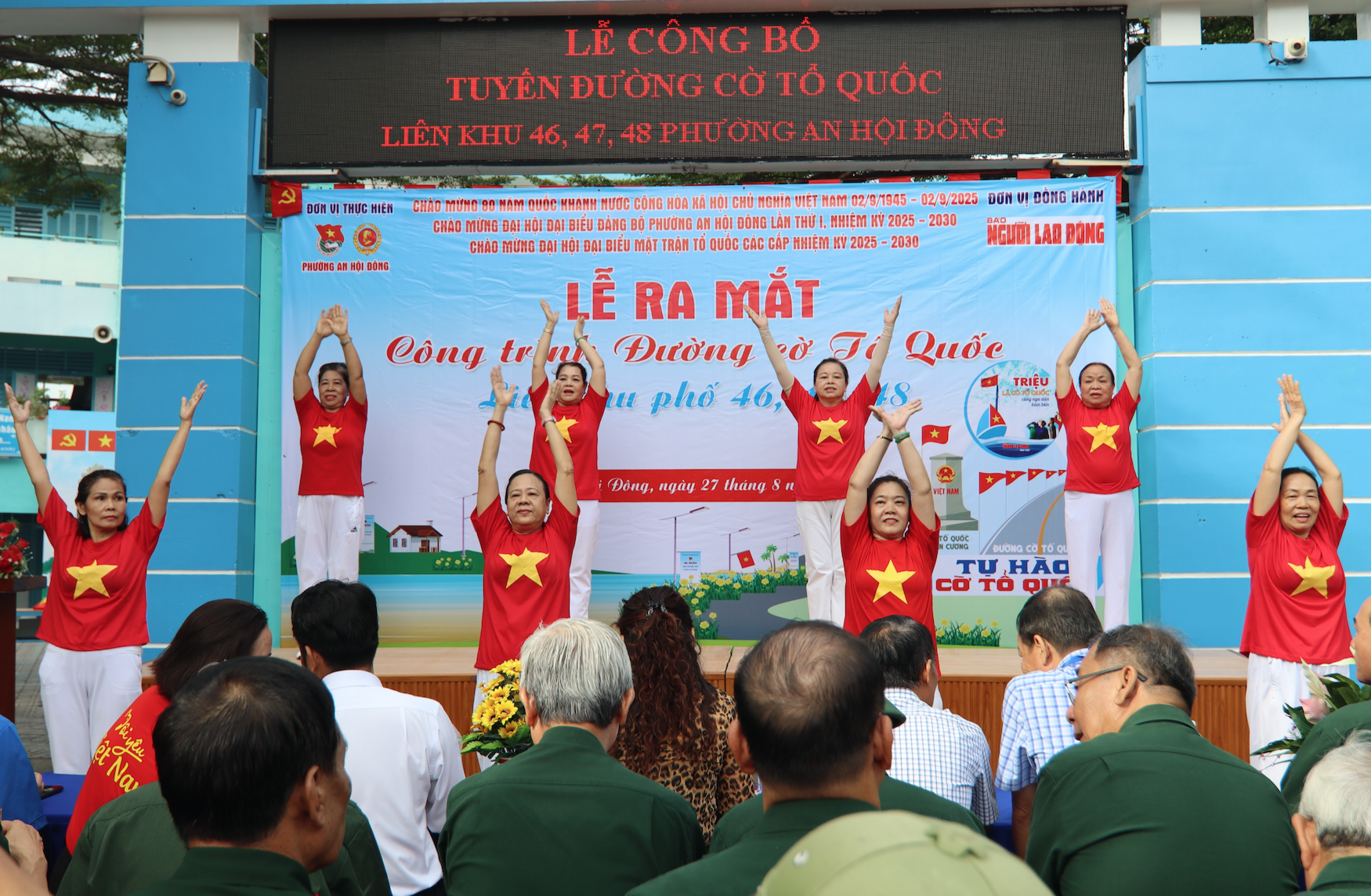 Rực rỡ “Đường cờ Tổ quốc” tại phường An Hội Đông- Ảnh 7.