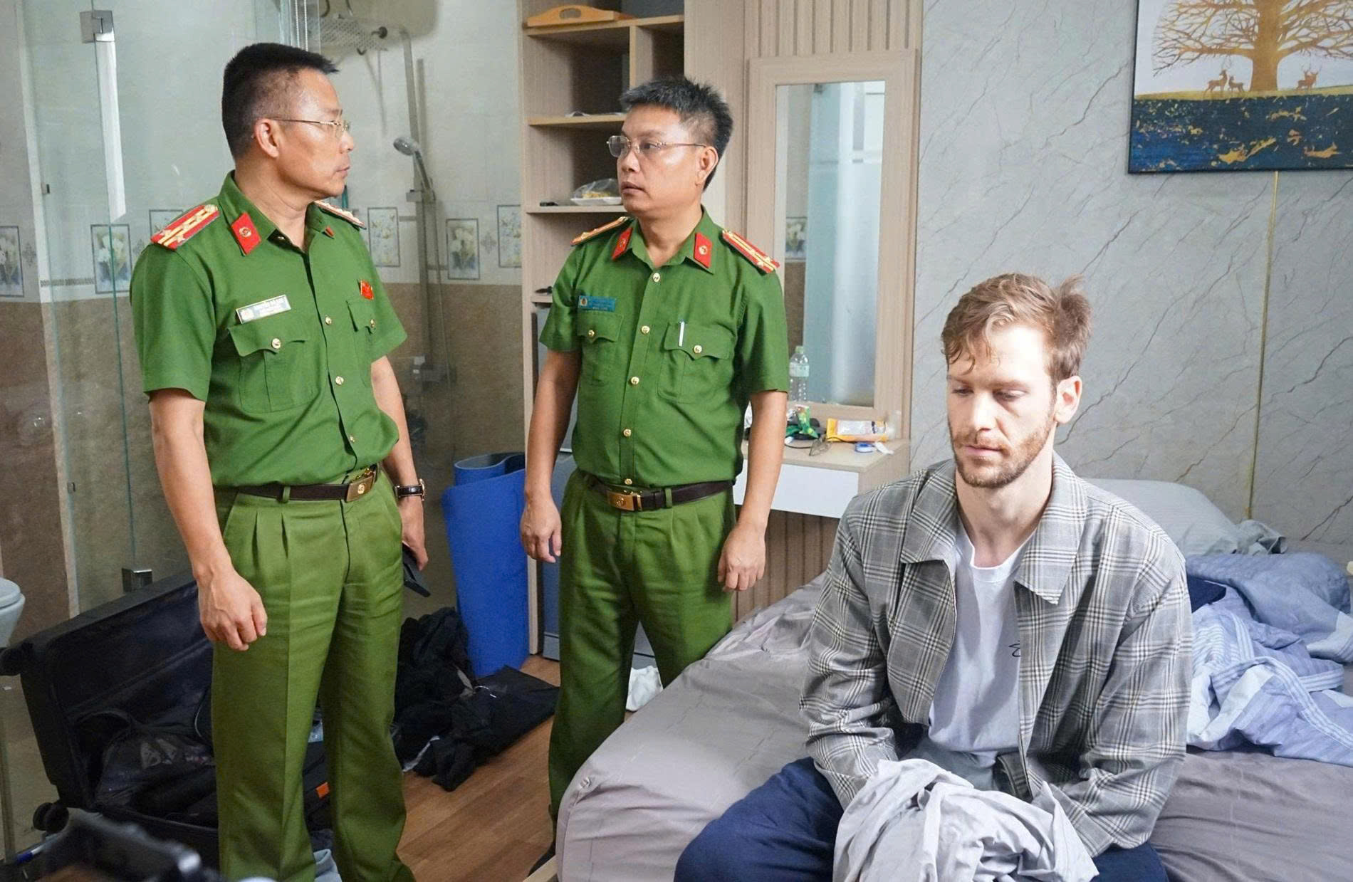 Bất ngờ danh t&iacute;nh nghi phạm cướp tiệm v&agrave;ng tại Đ&agrave; Nẵng- Ảnh 1.
