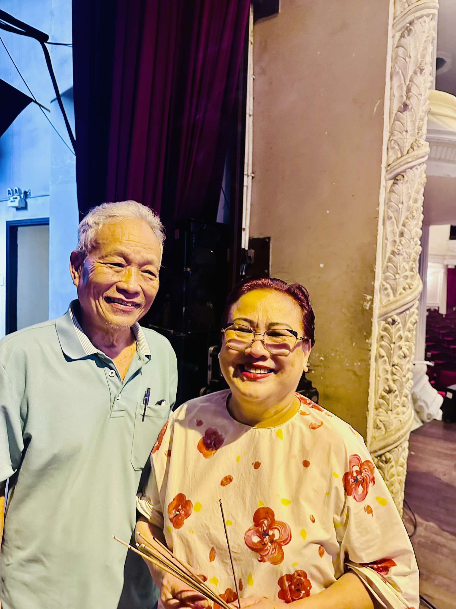 NSƯT V&otilde; Minh L&acirc;m t&aacute;i ngộ đạo diễn Minh Nguyệt trong dự &aacute;n kịch "B&uacute;t m&aacute;u"- Ảnh 5.