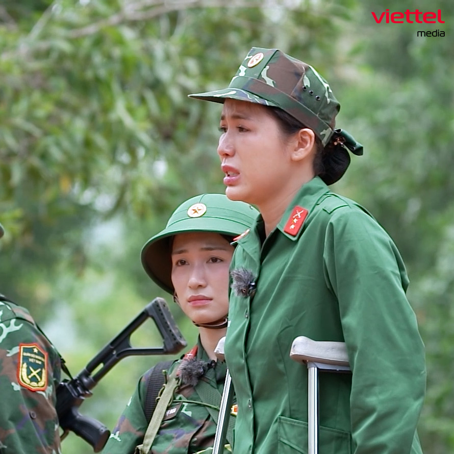 H&ograve;a Minzy khuấy đảo &ldquo;Sao nhập ngũ&rdquo;, Minh T&uacute; bật kh&oacute;c rời chương tr&igrave;nh - Ảnh 2.