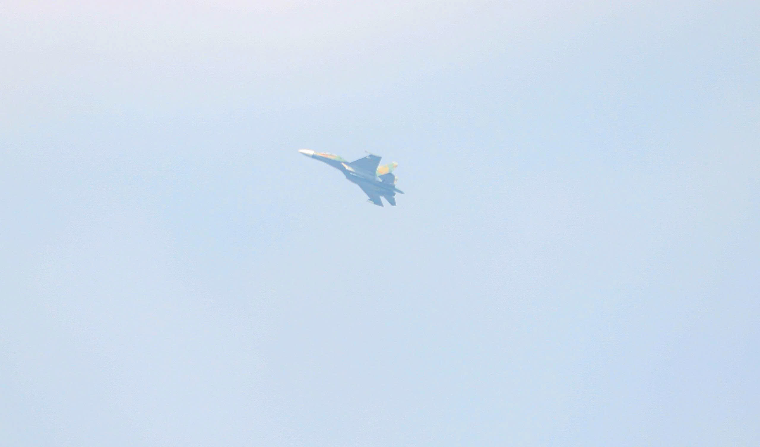 "Hổ mang chúa" Su30-MK2 bay qua Quảng trường Ba Đình rồi "khoan" thẳng lên trời- Ảnh 9.