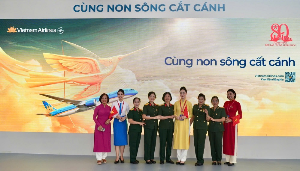 Dấu ấn Vietnam Airlines tại Triển lãm Thành tựu đất nước- Ảnh 2.