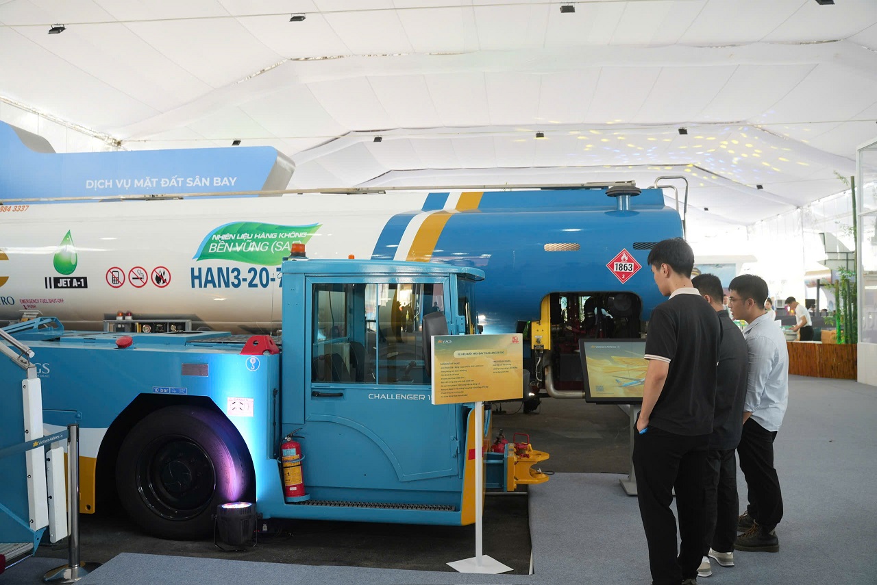 Dấu ấn Vietnam Airlines tại Triển lãm Thành tựu đất nước- Ảnh 5.