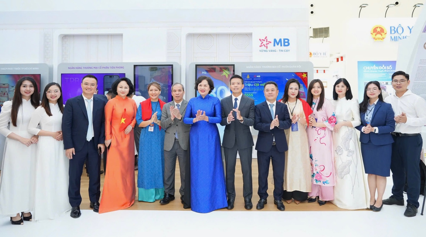 MB tham gia Triển l&atilde;m Th&agrave;nh tựu đất nước A80: Khẳng định mục ti&ecirc;u đồng h&agrave;nh ph&aacute;t triển c&ugrave;ng quốc gia- Ảnh 1.