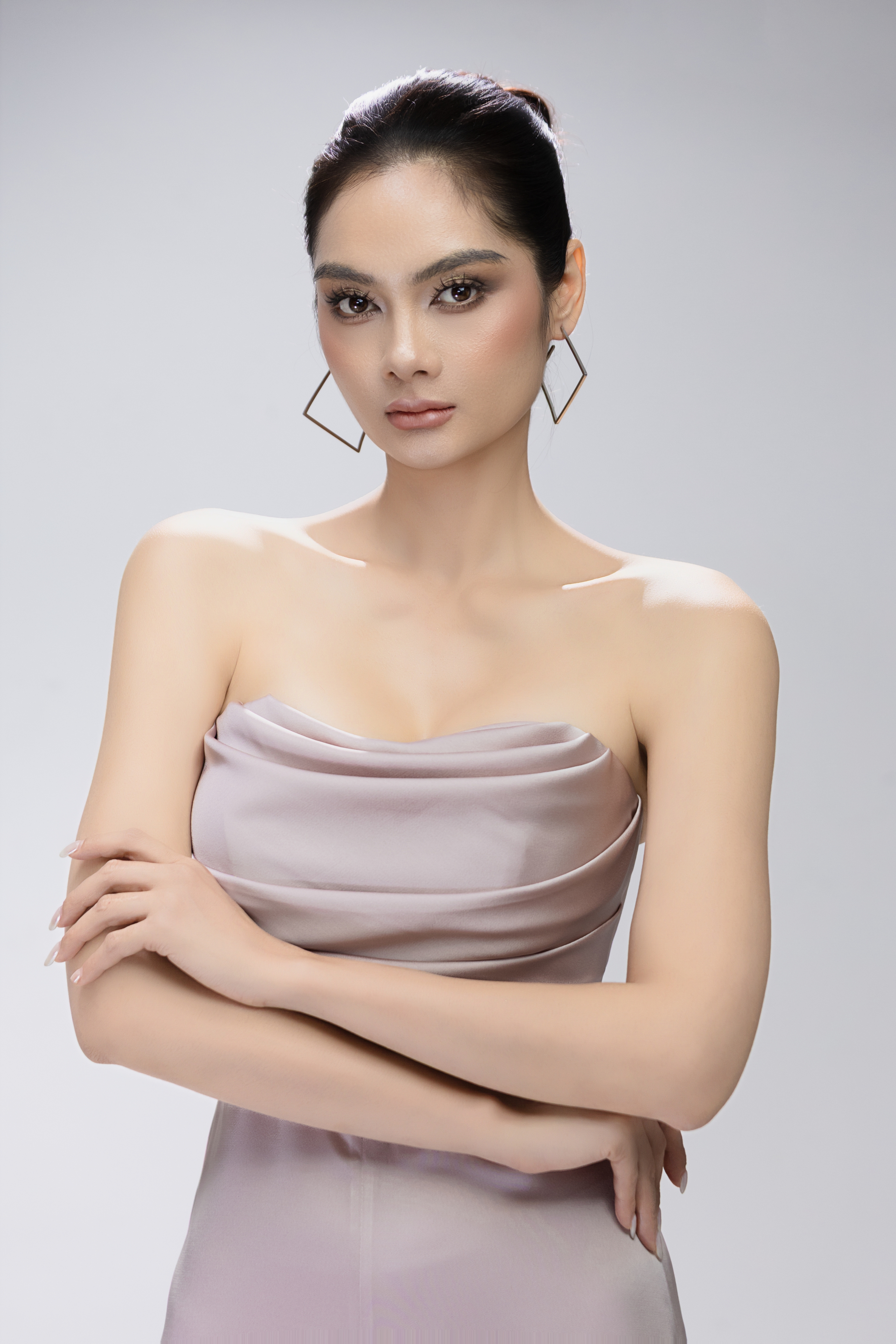 Nữ sinh học 2 trường Đại học vào chung kết "Miss Grand Vietnam 2025"- Ảnh 3.