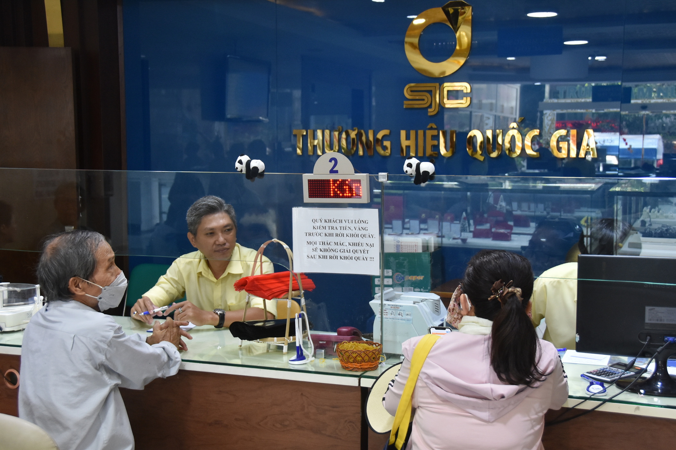Gi&aacute; v&agrave;ng h&ocirc;m nay 29-8: Tăng tốc, chạm đỉnh cao nhất trong 3 tuần - Ảnh 1.