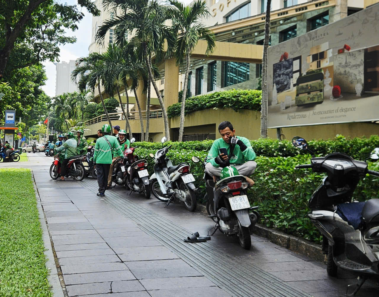 Grab Việt Nam đề xuất xây dựng hệ thống trạm sạc xe điện công cộng- Ảnh 3.