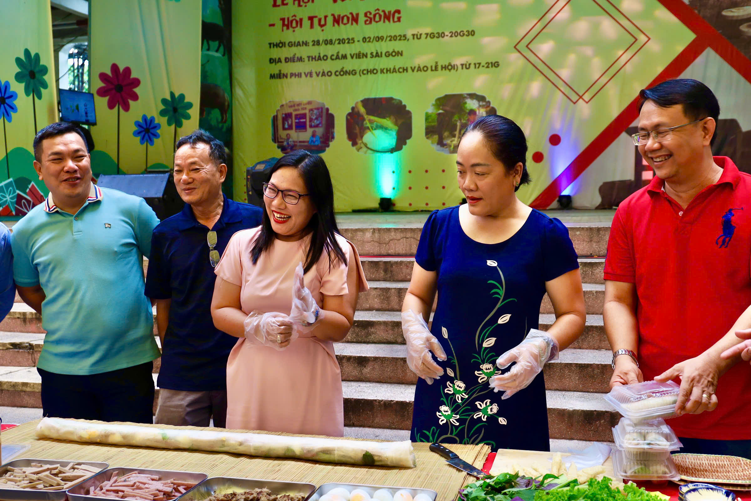 Từ gốm Bát Tràng đến chiếu Định Yên ở Thảo Cầm Viên- Ảnh 6.