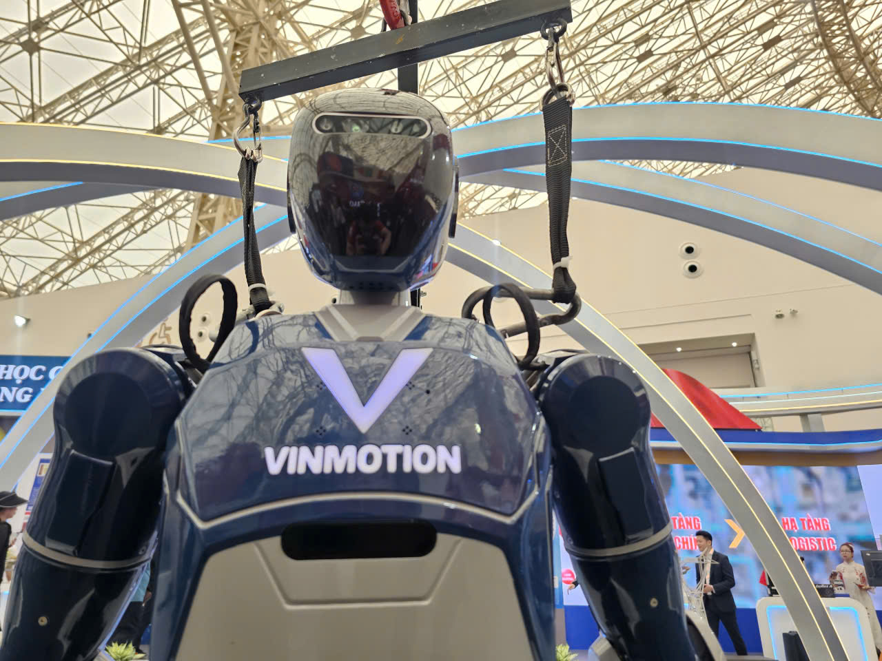 Khám phá hàng loạt robot hình người của Vingroup tại Triển lãm thành tựu đất nước - Ảnh 6.