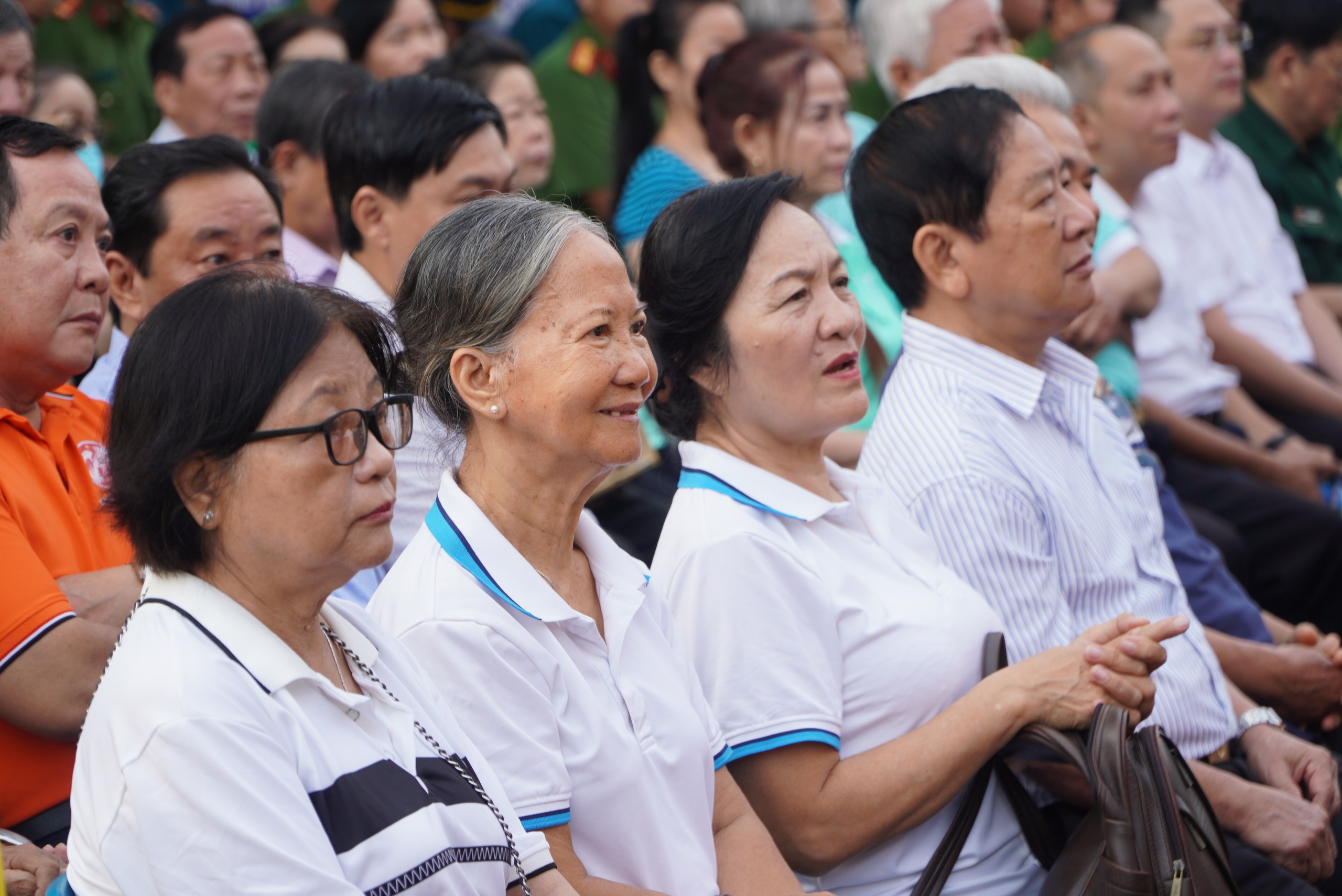 Phường trung tâm của TP HCM ra quân tăng cường quản lý trật tự đô thị, - Ảnh 1.