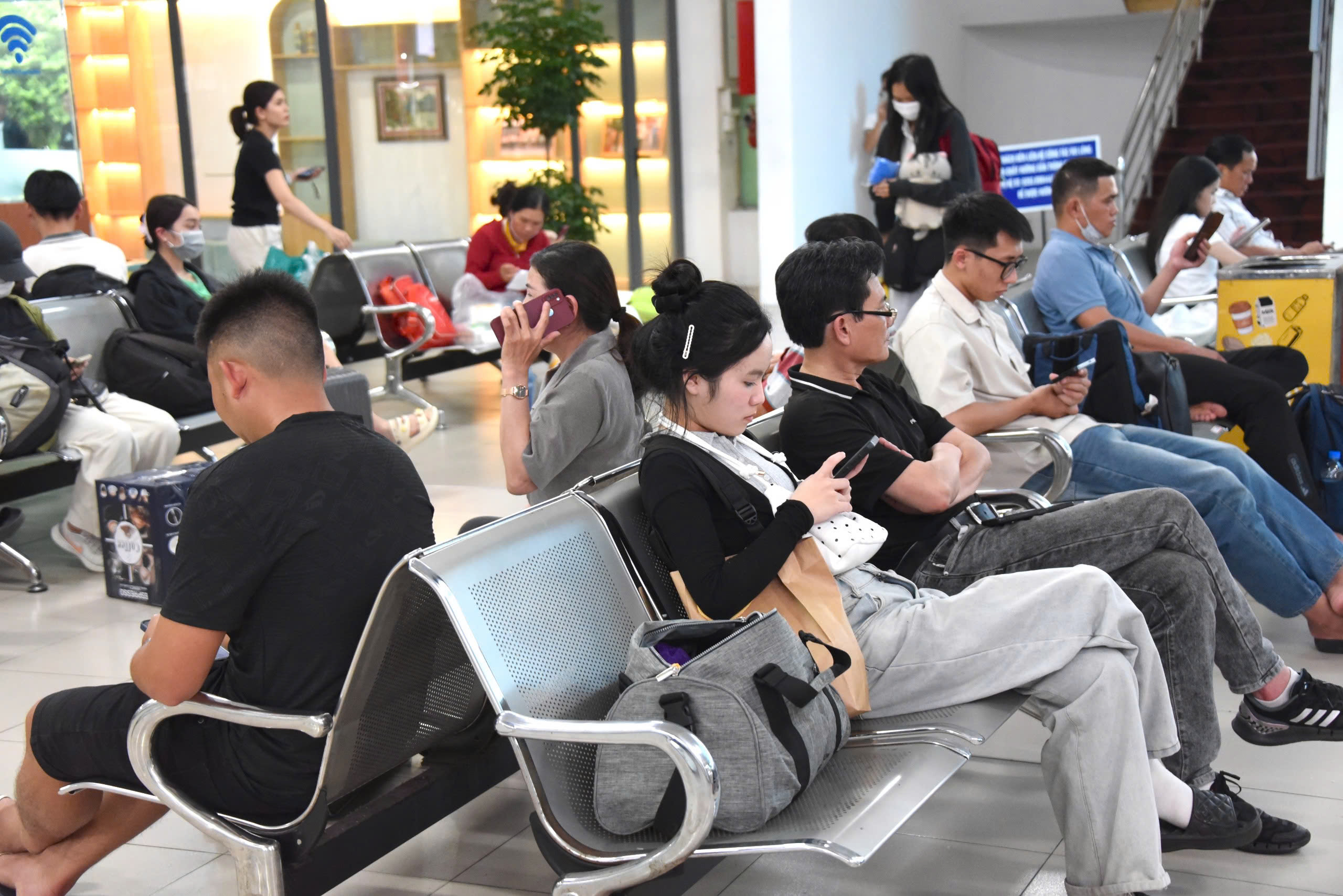 Cận cảnh người d&acirc;n TP HCM về qu&ecirc; nghỉ lễ ở nhiều tuyến đường chiều tối 29-8- Ảnh 9.