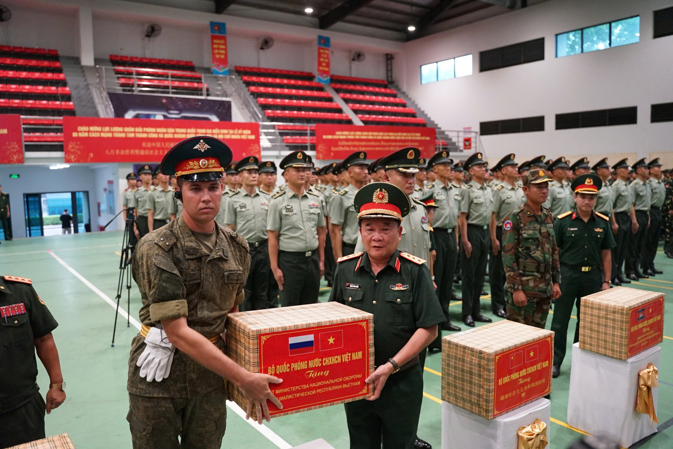 Bộ Quốc ph&ograve;ng Việt Nam gặp mặt qu&acirc;n nh&acirc;n 4 đo&agrave;n Qu&acirc;n đội nước ng&ograve;ai - Ảnh 3.