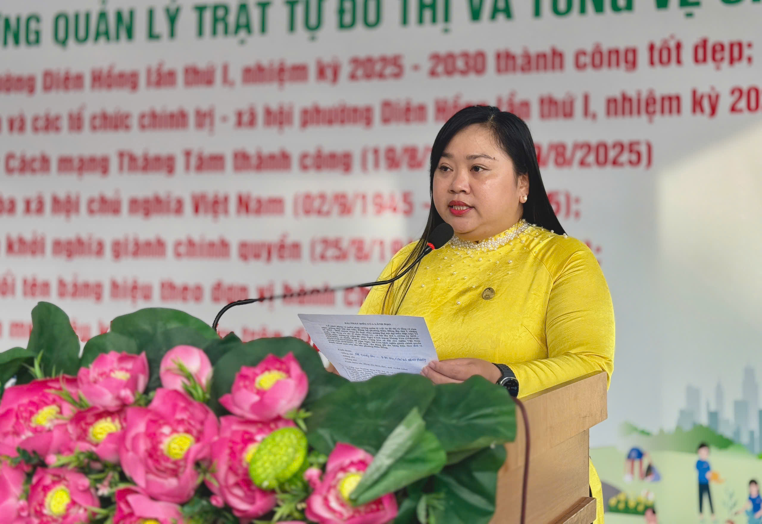 Phường trung tâm của TP HCM ra quân tăng cường quản lý trật tự đô thị, - Ảnh 2.