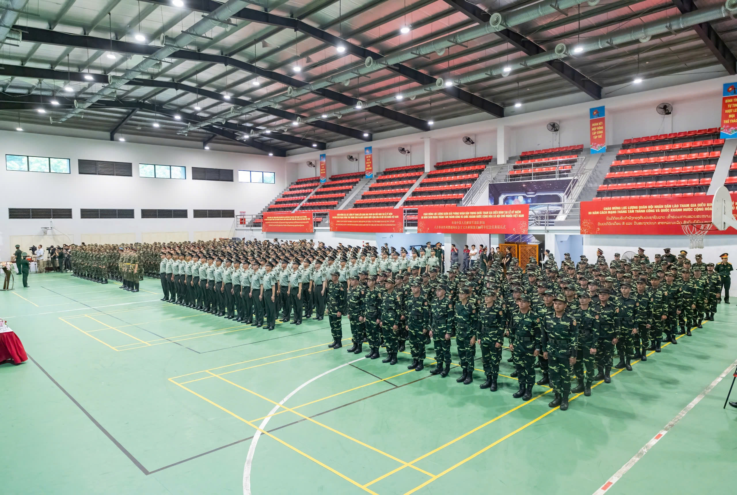 Bộ Quốc ph&ograve;ng Việt Nam gặp mặt qu&acirc;n nh&acirc;n 4 đo&agrave;n Qu&acirc;n đội nước ng&ograve;ai - Ảnh 2.