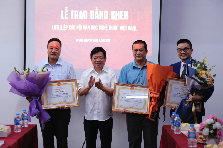 Khởi động th&agrave;nh lập Li&ecirc;n minh kinh tế số - Ảnh 2.