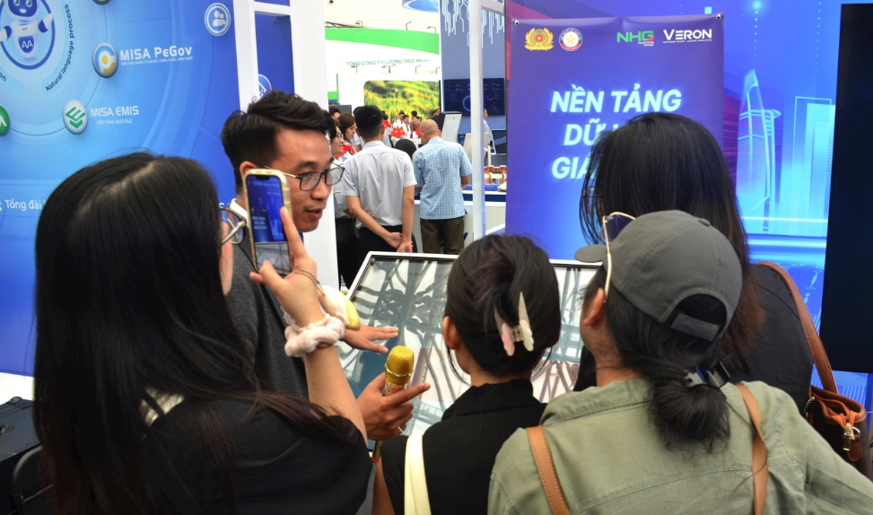 Đổi mới gi&aacute;o dục Việt Nam trong kỷ nguy&ecirc;n AI- Ảnh 1.