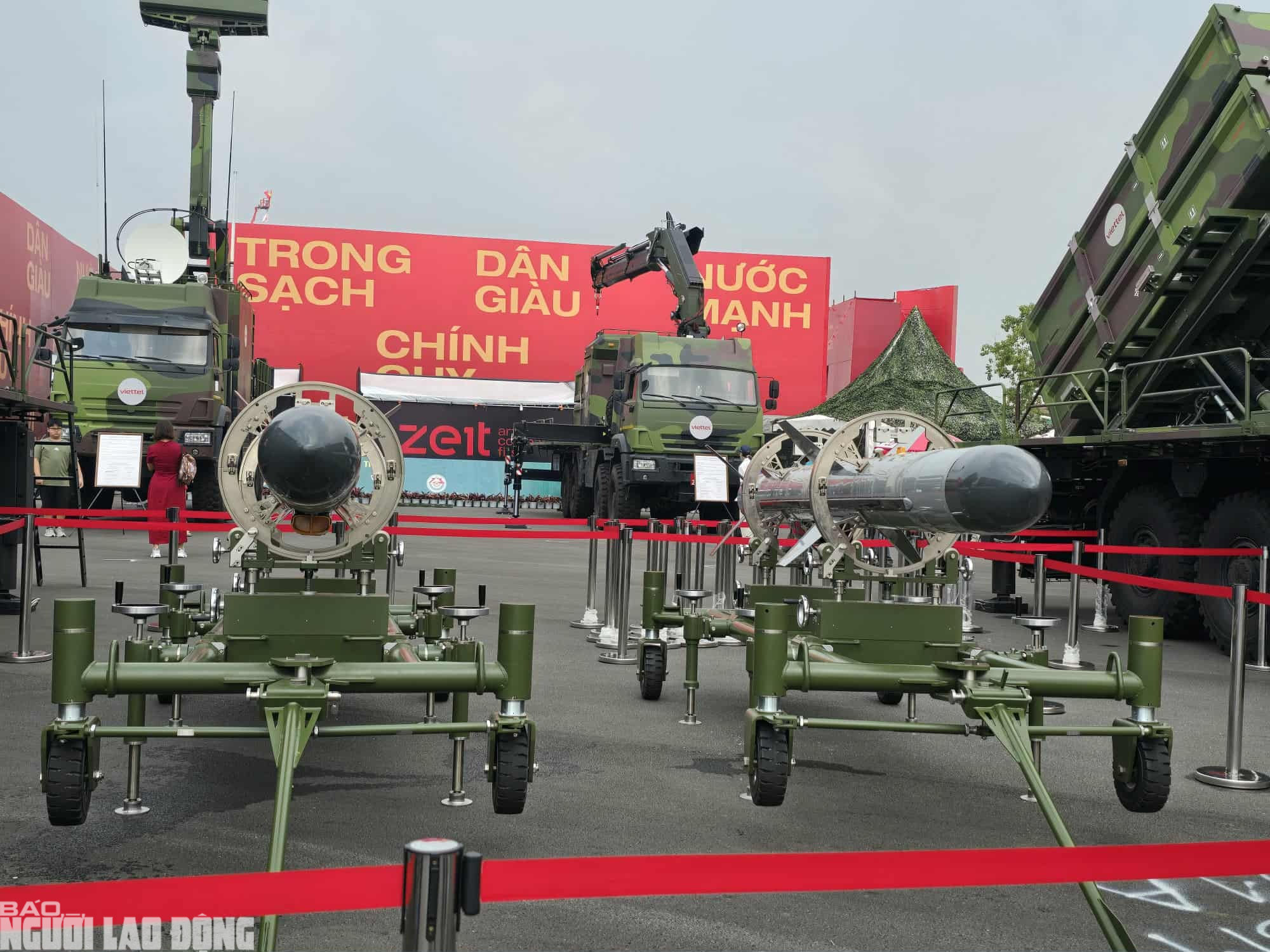 Viettel ra mắt vũ kh&iacute; hiện đại tại Triển l&atilde;m 80 năm th&agrave;nh tựu đất nước - Ảnh 9.