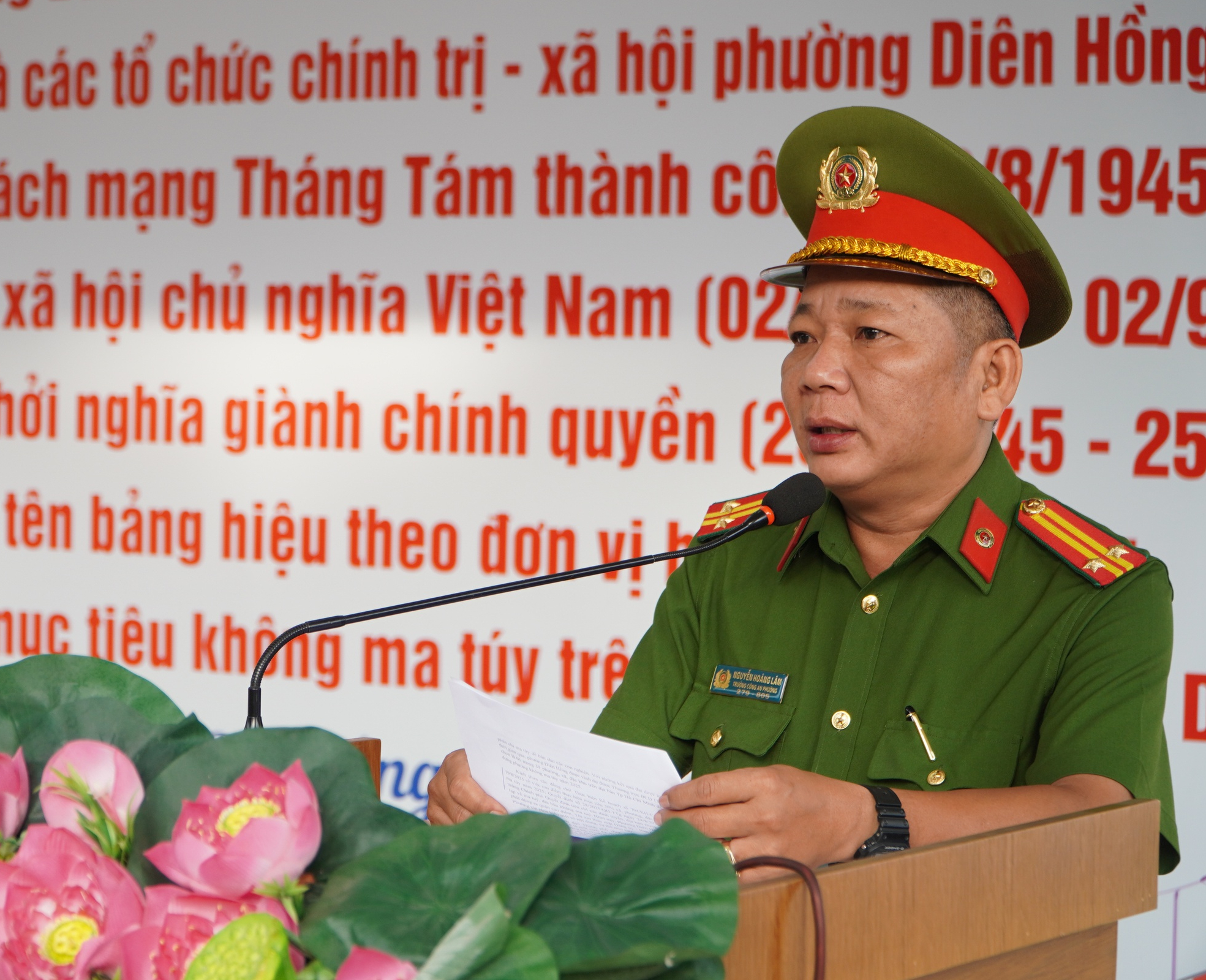 Phường trung tâm của TP HCM ra quân tăng cường quản lý trật tự đô thị, - Ảnh 4.