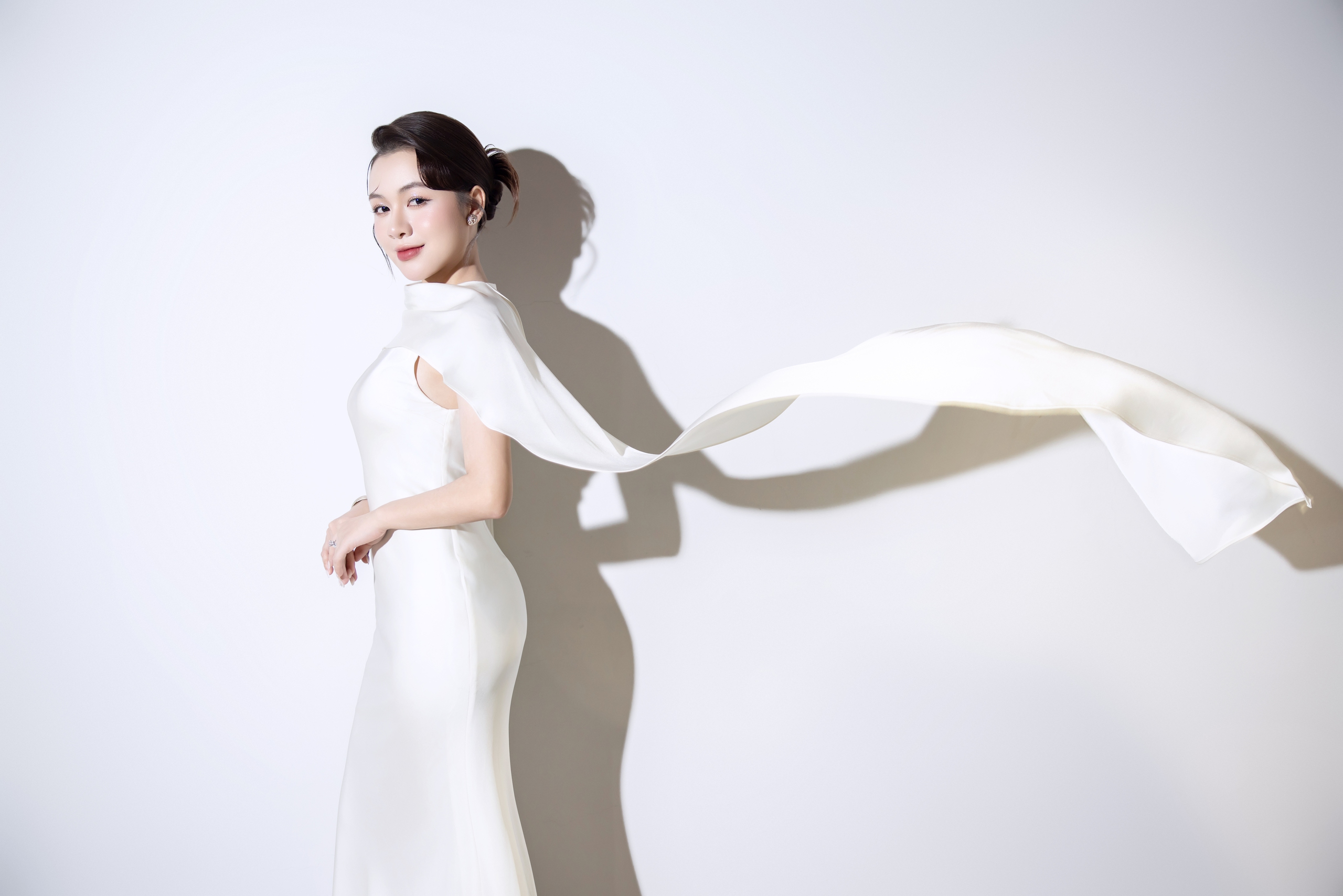 Vũ Thùy Linh tham gia biểu diễn chuỗi chương trình nghệ thuật mừng đại lễ A80- Ảnh 6.