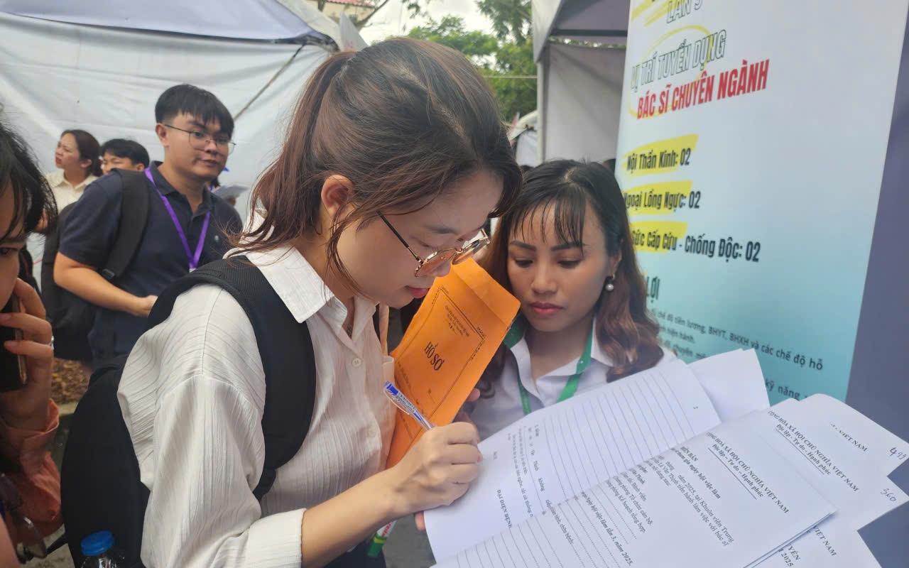 Tuyển dụng bác sĩ tại Ngày hội Việc làm ngành y tế TP HCM đạt con số kỷ lục