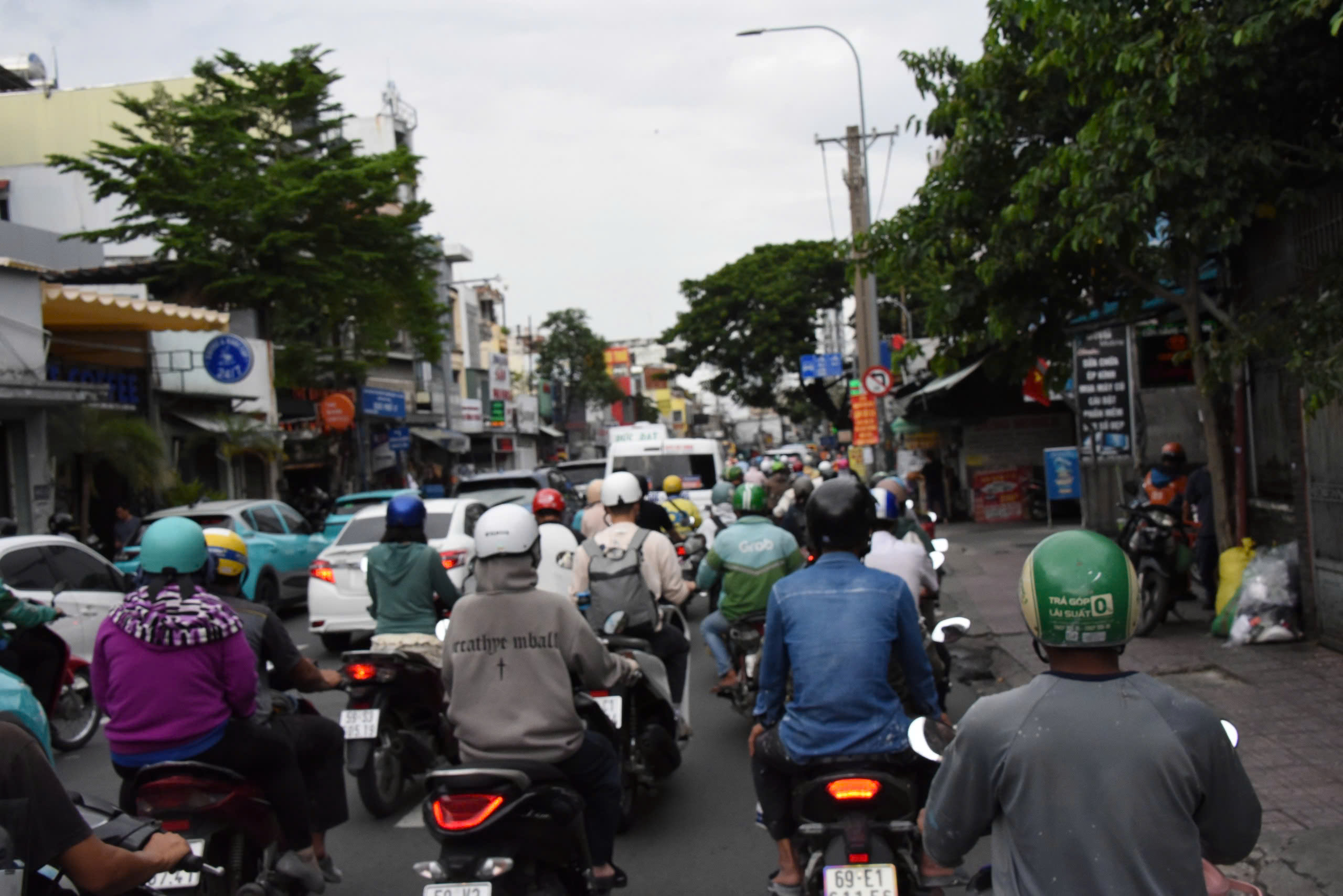 Cận cảnh người d&acirc;n TP HCM về qu&ecirc; nghỉ lễ ở nhiều tuyến đường chiều tối 29-8- Ảnh 8.