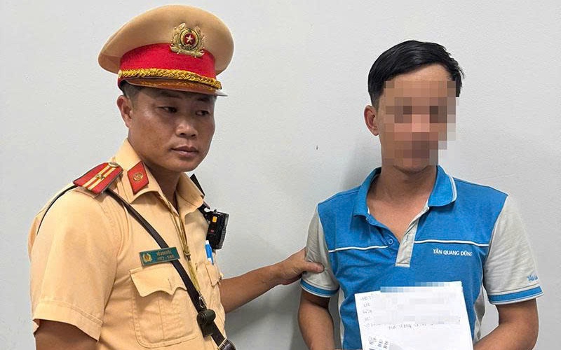 Lạnh người phát hiện tài xế “phê” ma túy khi đang chở khách từ Quảng Trị đi Vũng Tàu 