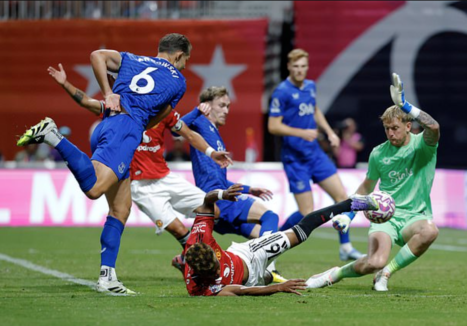 Man United h&ograve;a Everton, HLV Ruben Amorim c&oacute; danh hiệu đầu tay c&ugrave;ng "Quỷ đỏ"- Ảnh 3.