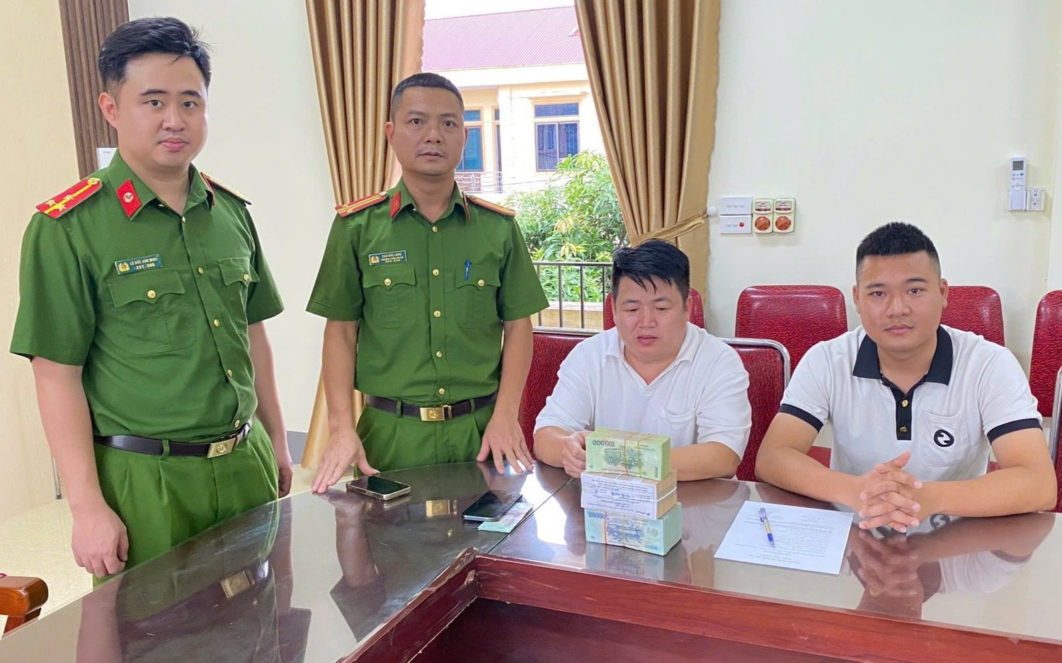 Người đàn ông bất ngờ khi tài khoản nhận hơn 650 triệu đồng